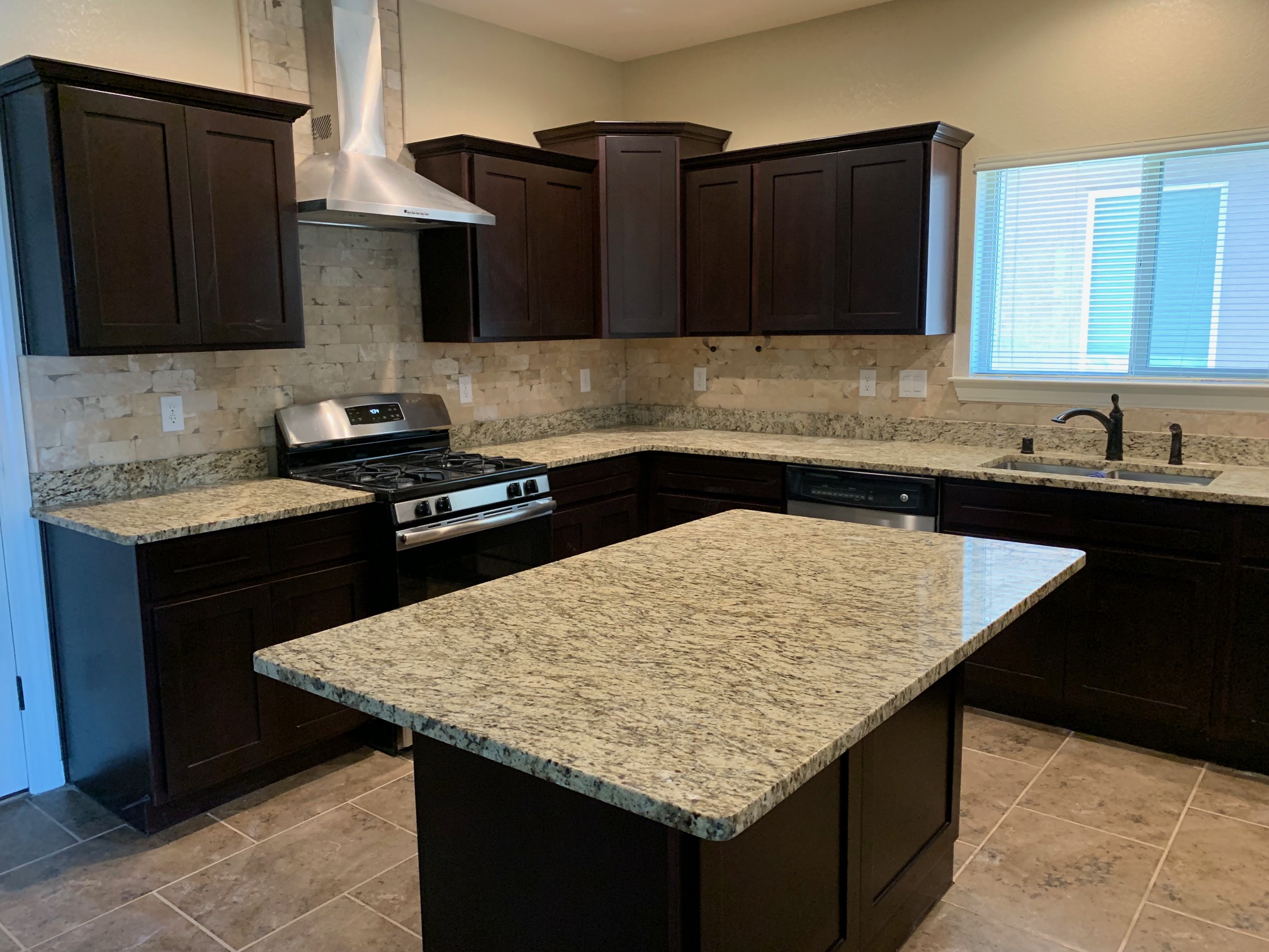 Hall bathroom remodel in Richardson